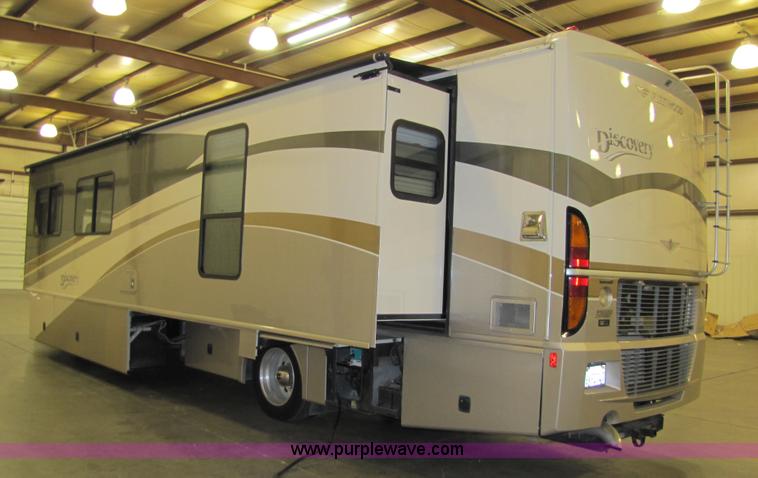 image for item 8690 2006 Fleetwood Discovery 39V RV motor home