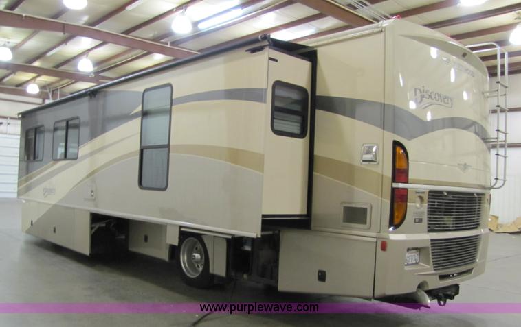 image for item 8690 2006 Fleetwood Discovery 39V RV motor home