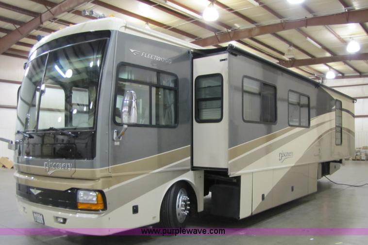 image for item 8690 2006 Fleetwood Discovery 39V RV motor home