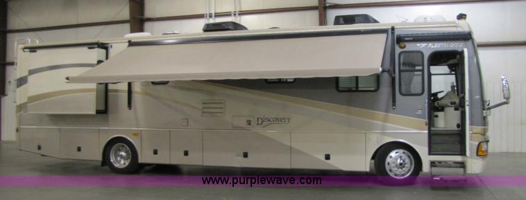 image for item 8690 2006 Fleetwood Discovery 39V RV motor home
