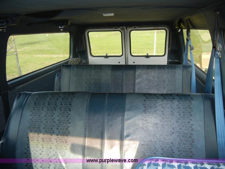 image for item 8721 1992 Chevrolet G20 Sport Van