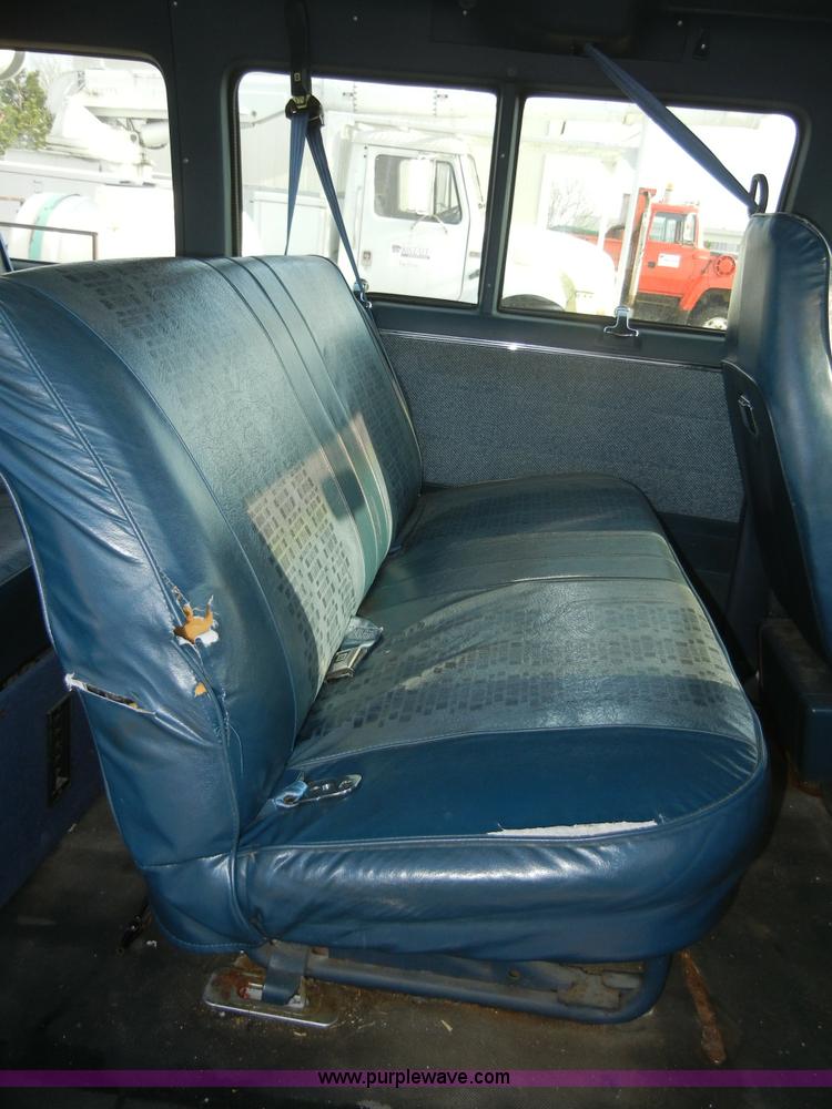 image for item 8721 1992 Chevrolet G20 Sport Van