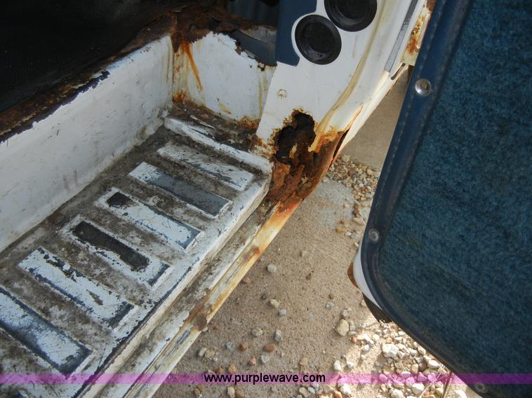 image for item 8721 1992 Chevrolet G20 Sport Van