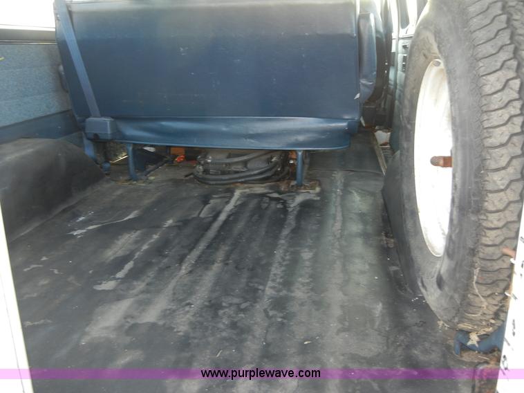 image for item 8721 1992 Chevrolet G20 Sport Van