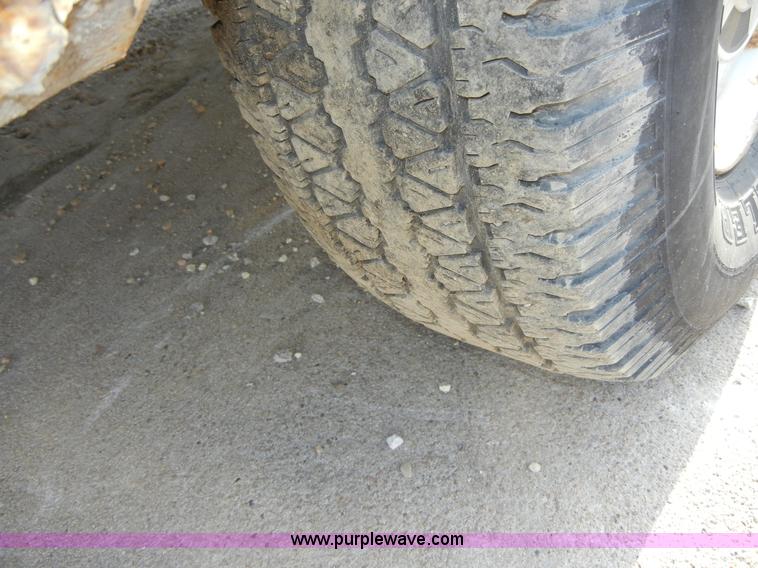 image for item 8721 1992 Chevrolet G20 Sport Van