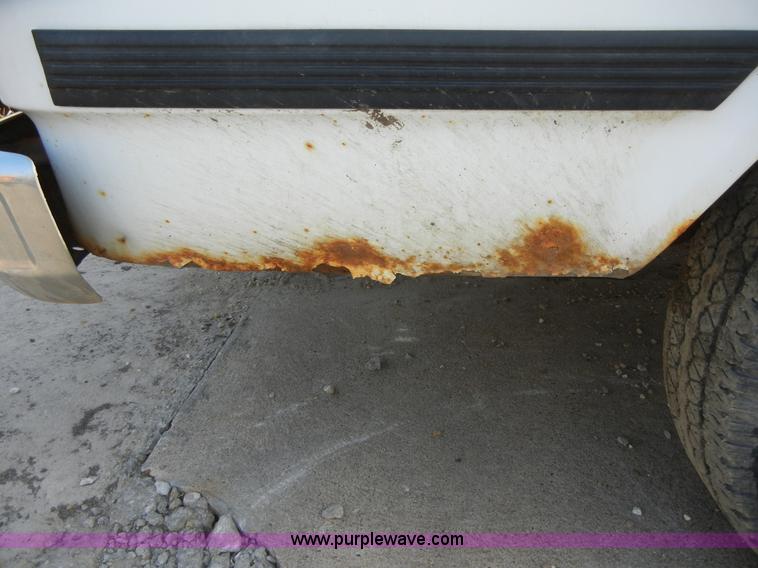 image for item 8721 1992 Chevrolet G20 Sport Van