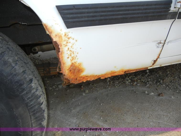 image for item 8721 1992 Chevrolet G20 Sport Van