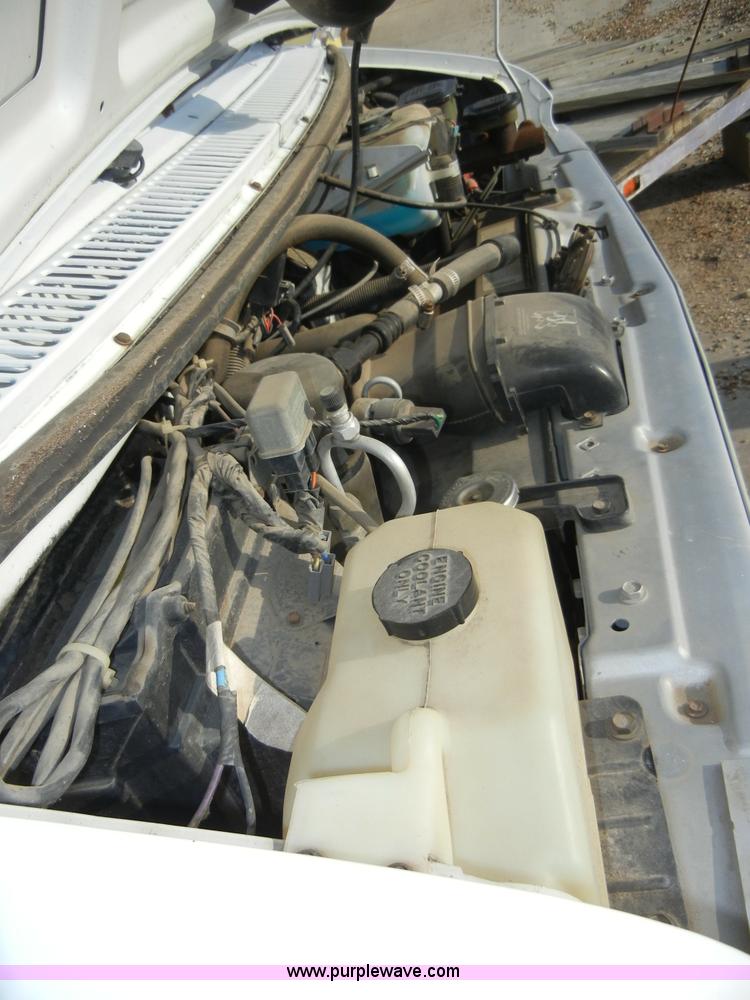 image for item 8721 1992 Chevrolet G20 Sport Van