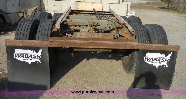 image for item 8725 Semi trailer running gear