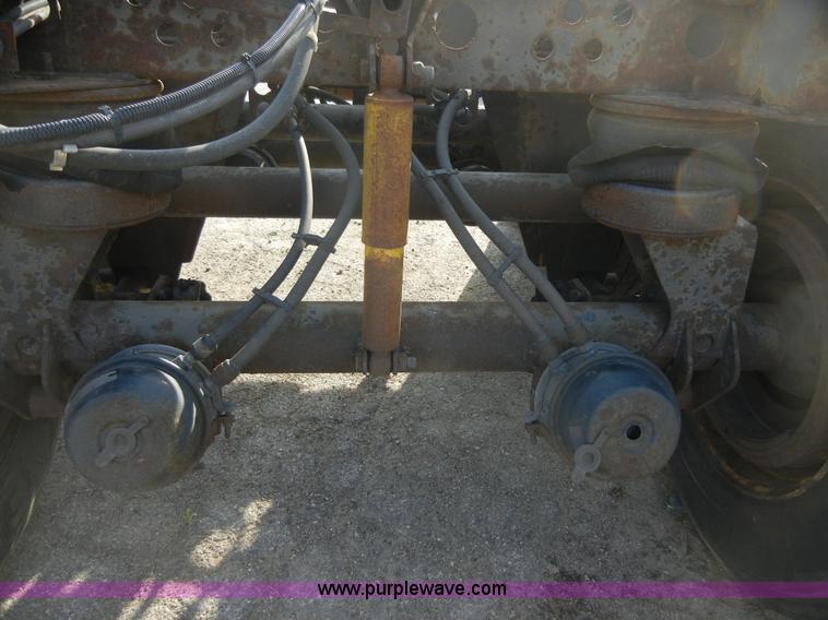 image for item 8725 Semi trailer running gear