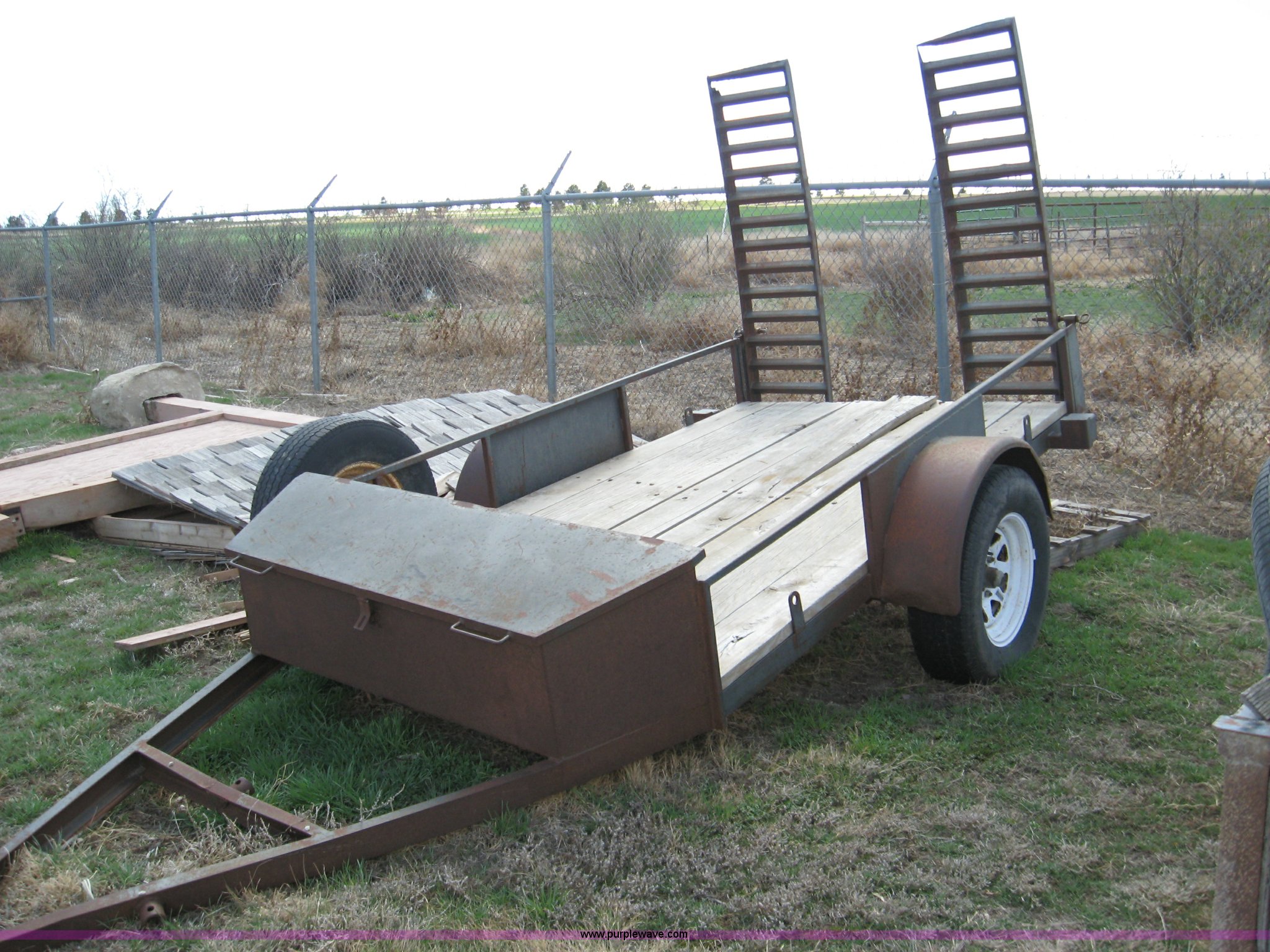 8' x 5' ATV trailer in Hays, KS Item 8543 sold Purple Wave