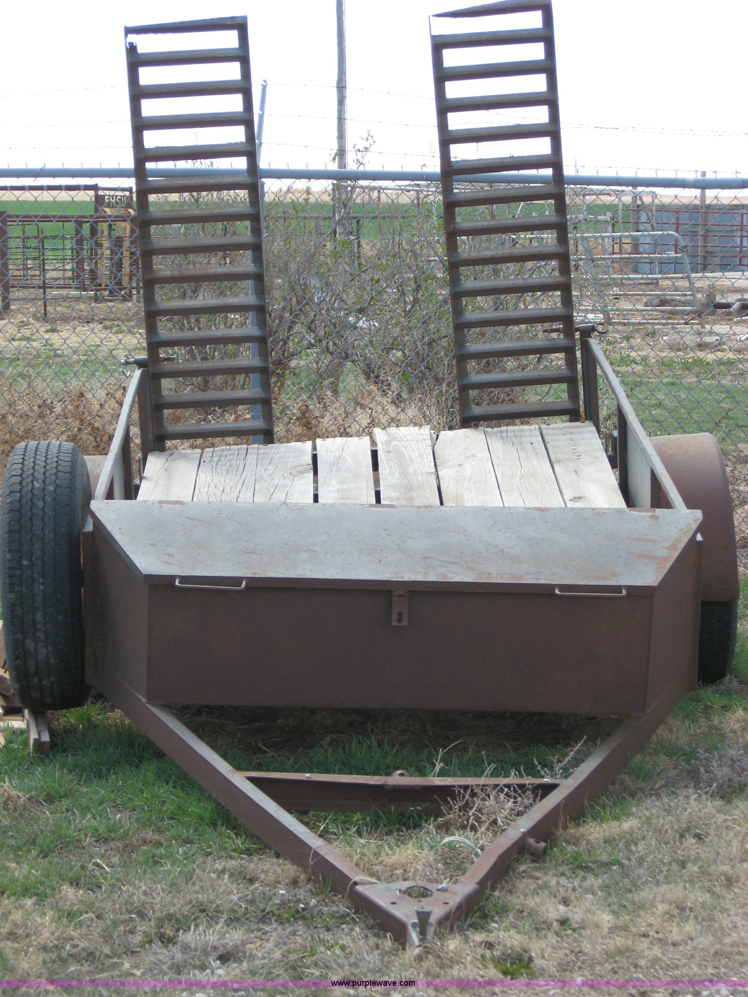 8' x 5' ATV trailer in Hays, KS Item 8543 sold Purple Wave