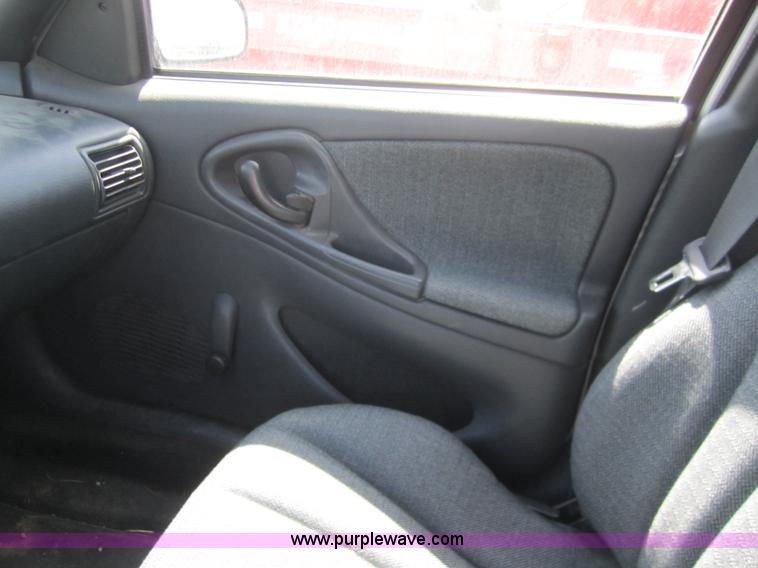 image for item 3086 2002 Chevrolet Cavalier