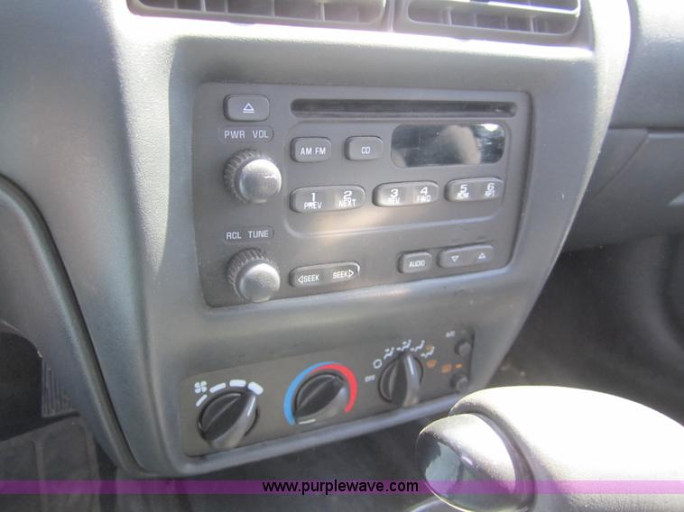 image for item 3086 2002 Chevrolet Cavalier