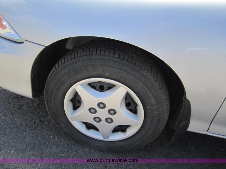 image for item 3086 2002 Chevrolet Cavalier