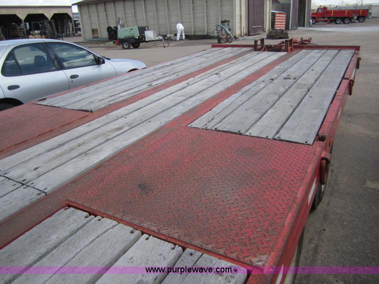image for item 3094 1999 Evaco 20 ton trailer