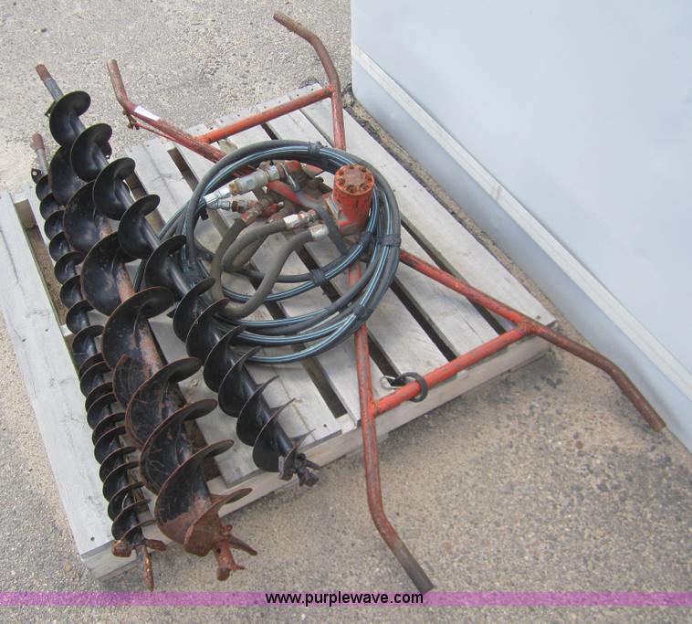 Homemade hand held hydraulic post hole digger in Norton, KS Item 3097