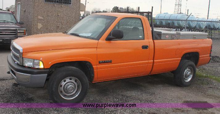 image for item 6093 2001 Dodge Ram 2500 pickup truck