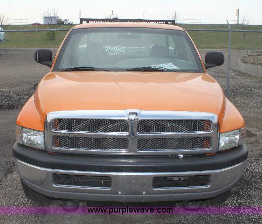 image for item 6093 2001 Dodge Ram 2500 pickup truck