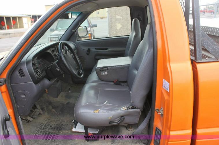 image for item 6093 2001 Dodge Ram 2500 pickup truck