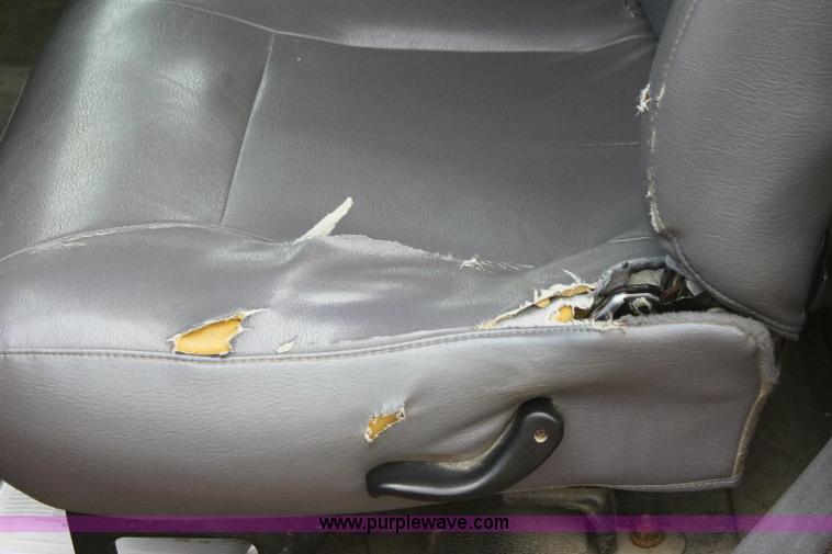 image for item 6093 2001 Dodge Ram 2500 pickup truck