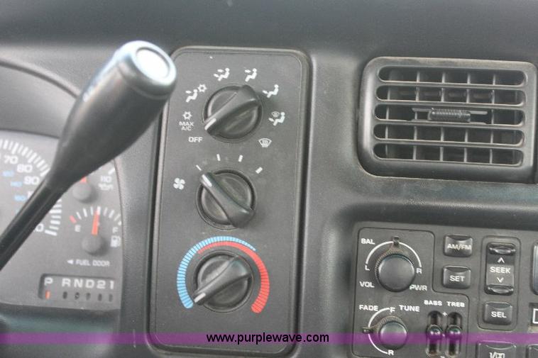 image for item 6093 2001 Dodge Ram 2500 pickup truck