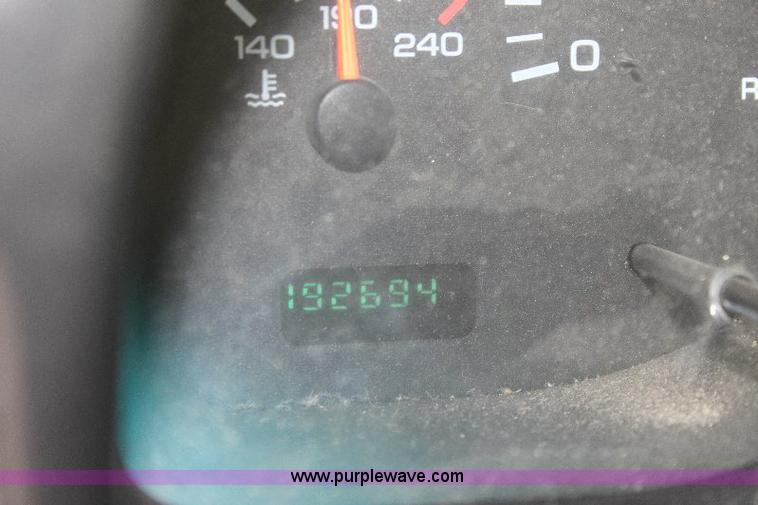 image for item 6093 2001 Dodge Ram 2500 pickup truck