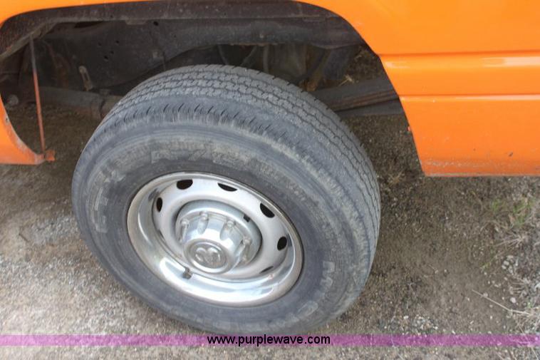 image for item 6093 2001 Dodge Ram 2500 pickup truck