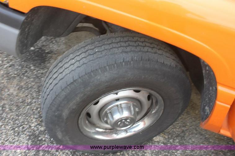image for item 6093 2001 Dodge Ram 2500 pickup truck