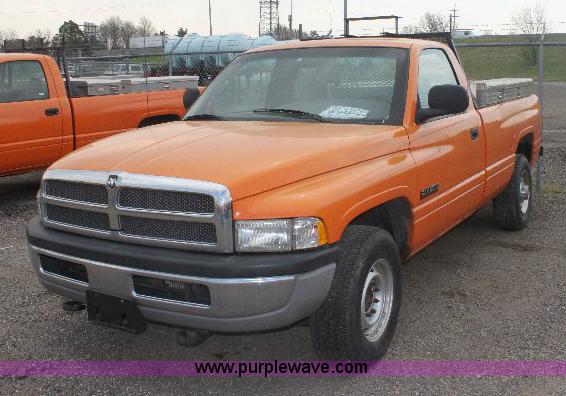 image for item 6094 2001 Dodge Ram 2500 pickup truck