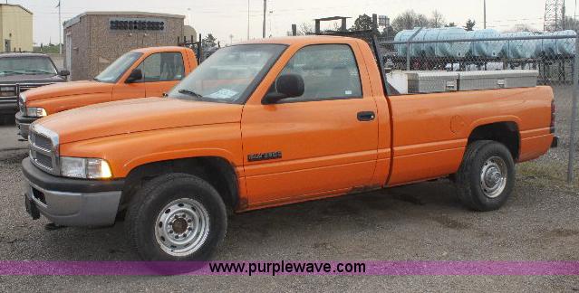 image for item 6094 2001 Dodge Ram 2500 pickup truck