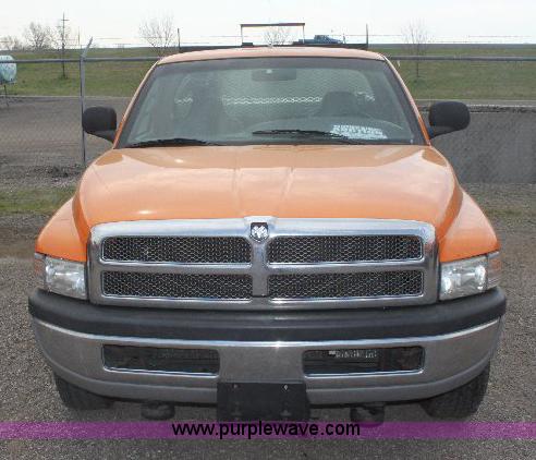 image for item 6094 2001 Dodge Ram 2500 pickup truck