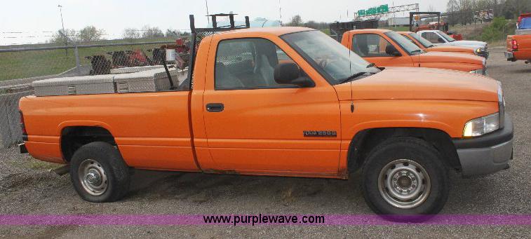image for item 6094 2001 Dodge Ram 2500 pickup truck