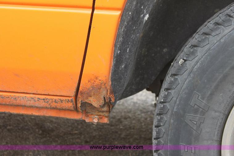 image for item 6094 2001 Dodge Ram 2500 pickup truck