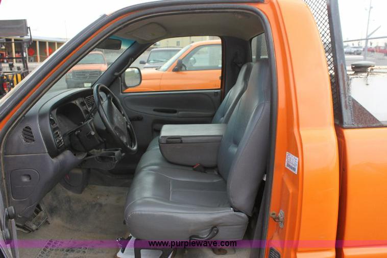 image for item 6094 2001 Dodge Ram 2500 pickup truck