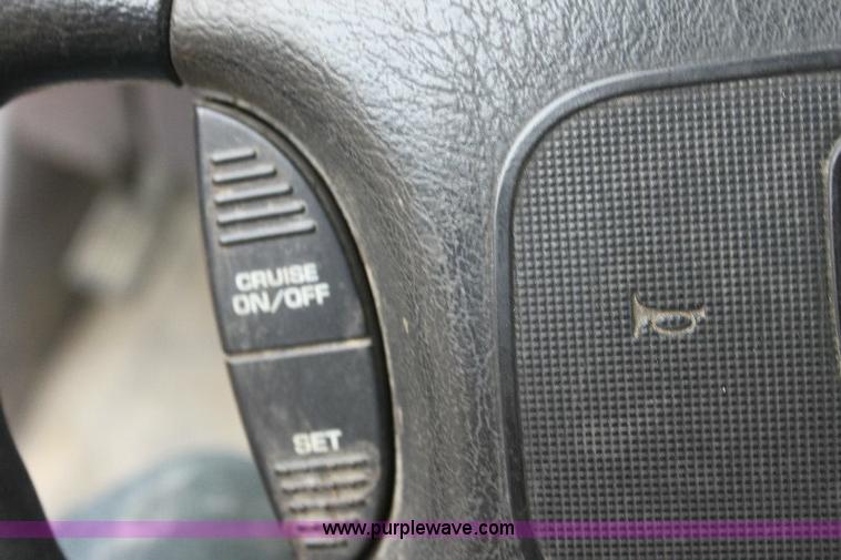 image for item 6094 2001 Dodge Ram 2500 pickup truck