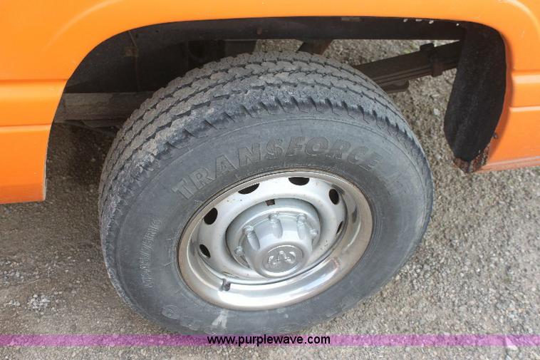 image for item 6094 2001 Dodge Ram 2500 pickup truck