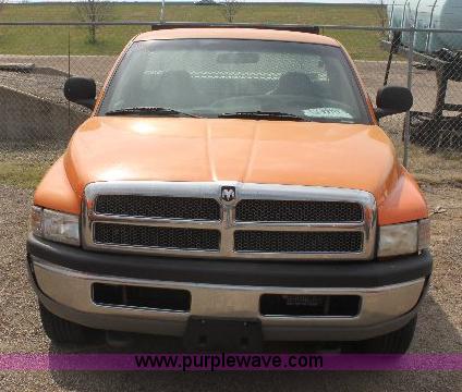 image for item 6096 2001 Dodge Ram 2500 pickup truck