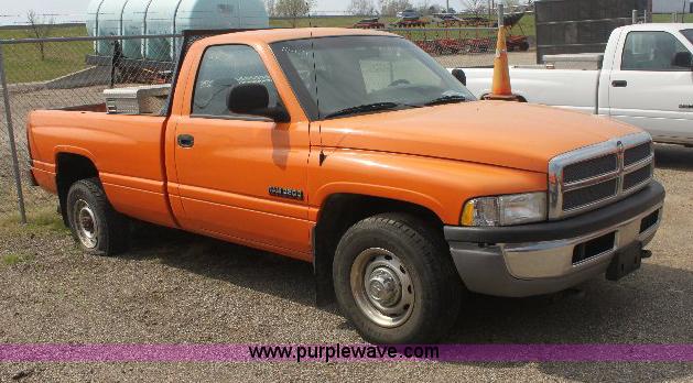 image for item 6096 2001 Dodge Ram 2500 pickup truck