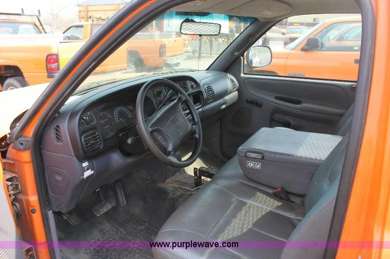 image for item 6096 2001 Dodge Ram 2500 pickup truck