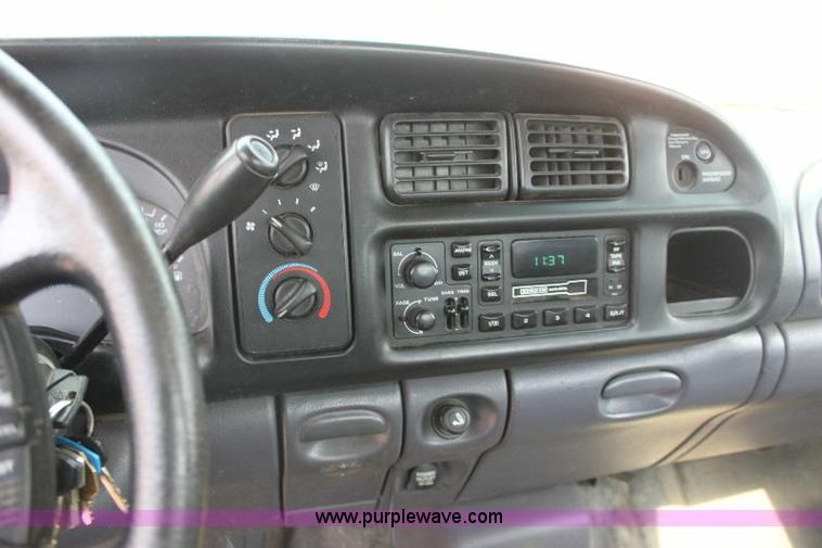 image for item 6096 2001 Dodge Ram 2500 pickup truck