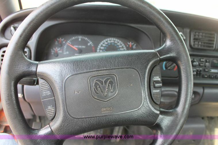 image for item 6096 2001 Dodge Ram 2500 pickup truck