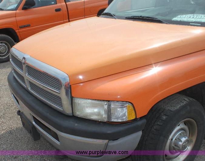 image for item 6096 2001 Dodge Ram 2500 pickup truck