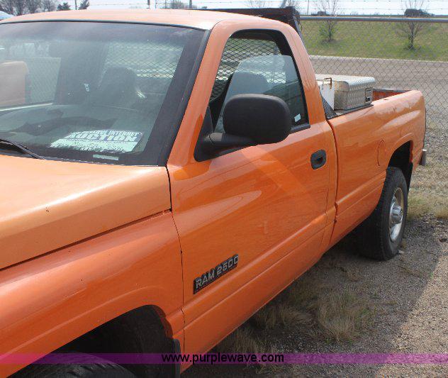 image for item 6096 2001 Dodge Ram 2500 pickup truck