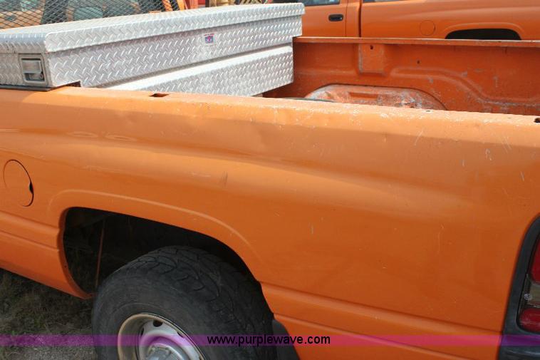 image for item 6096 2001 Dodge Ram 2500 pickup truck