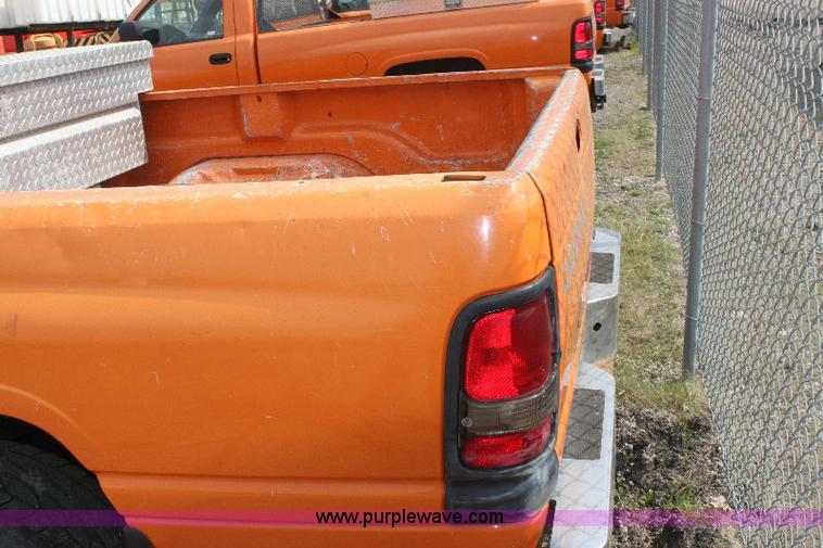 image for item 6096 2001 Dodge Ram 2500 pickup truck