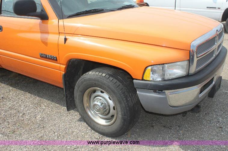 image for item 6096 2001 Dodge Ram 2500 pickup truck