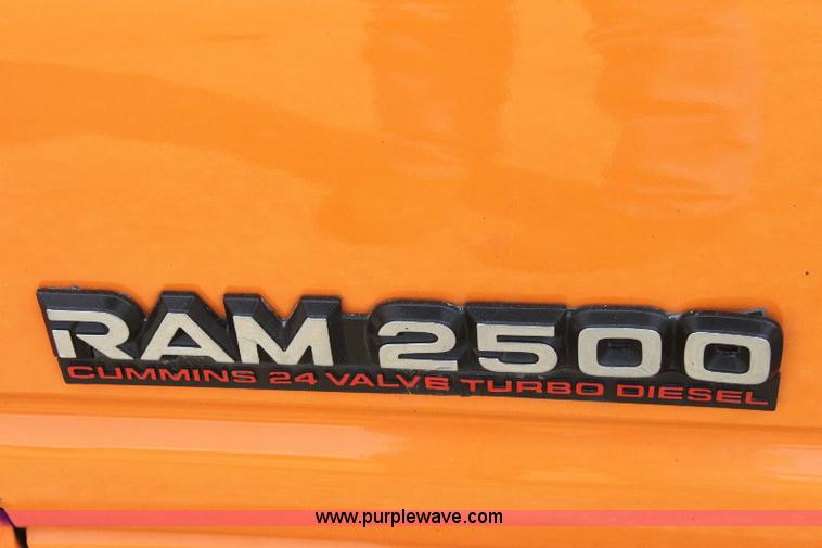 image for item 6096 2001 Dodge Ram 2500 pickup truck