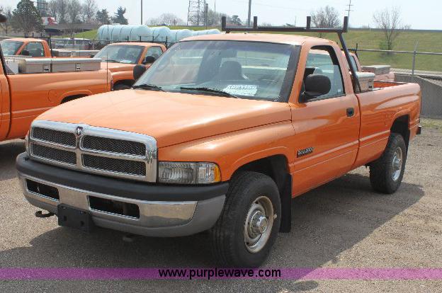 image for item 6099 2001 Dodge Ram 2500 pickup truck