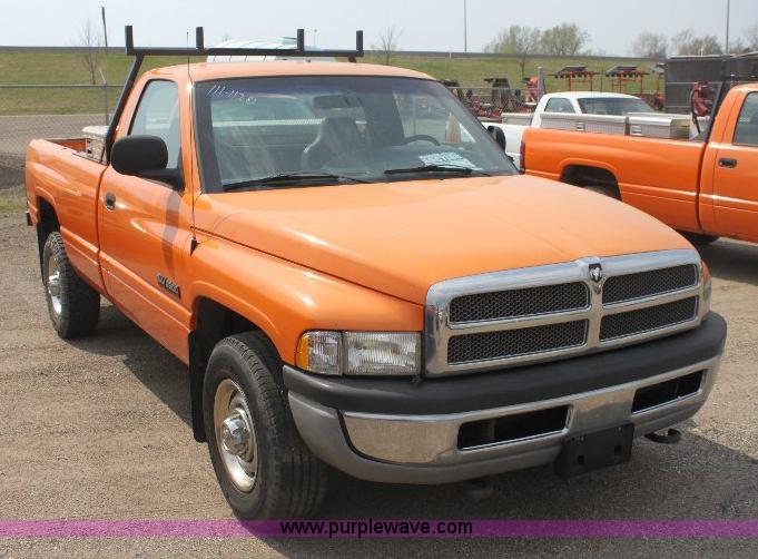 image for item 6099 2001 Dodge Ram 2500 pickup truck